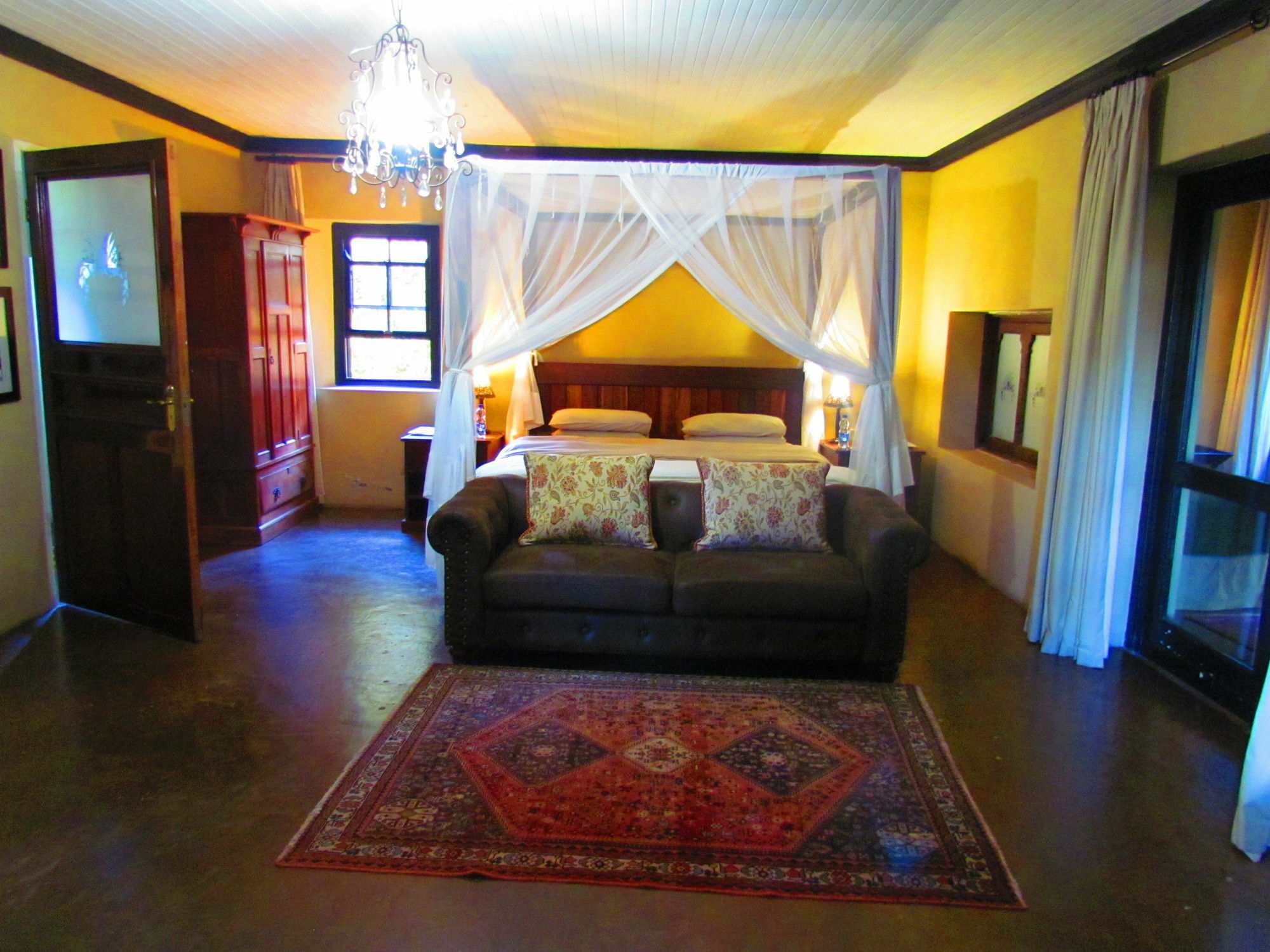Plettenberg Bay Game Reserve: The Baroness Safari Lodge Exterior foto