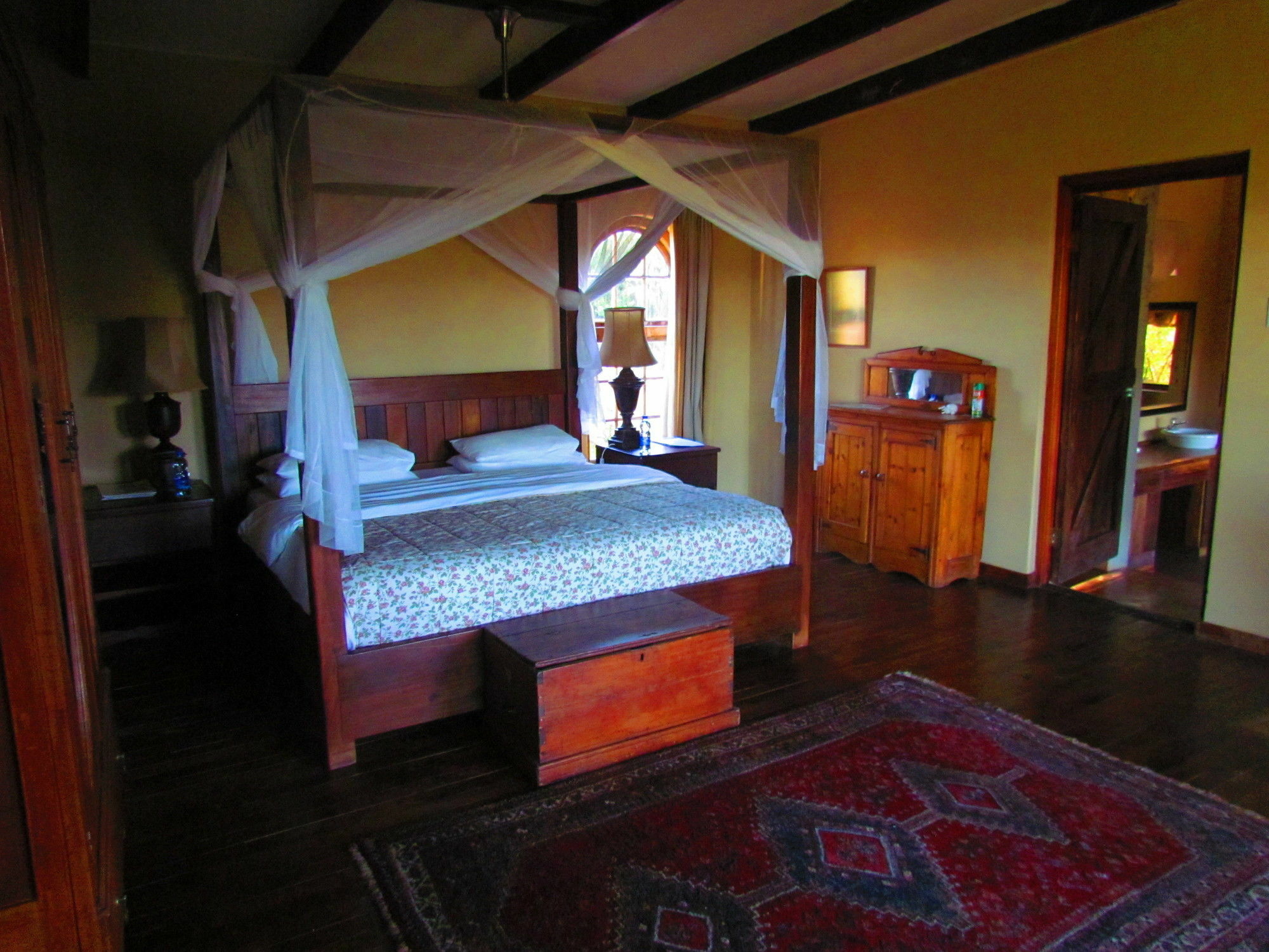Plettenberg Bay Game Reserve: The Baroness Safari Lodge Exterior foto